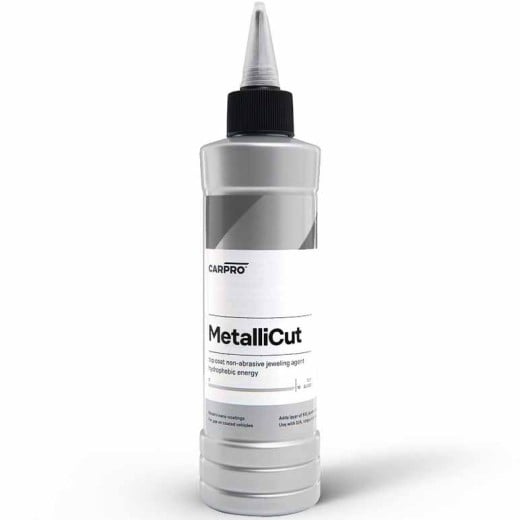 Lešticí pasta na kov CarPro MetalliCut (150 ml)